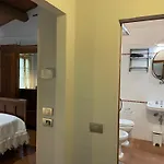 Agriturismo I Poggi Gialli Κατάλυμα σε φάρμα *